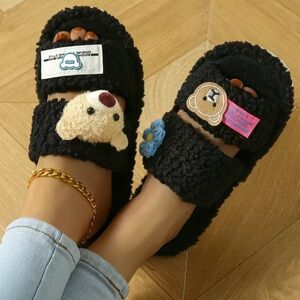 Women’s Fluffy Slippers with Teddy Bear & Flower Patches Non Slip Size 7.5-8 NWT